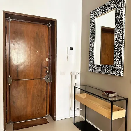 Elegant Center * Milánó